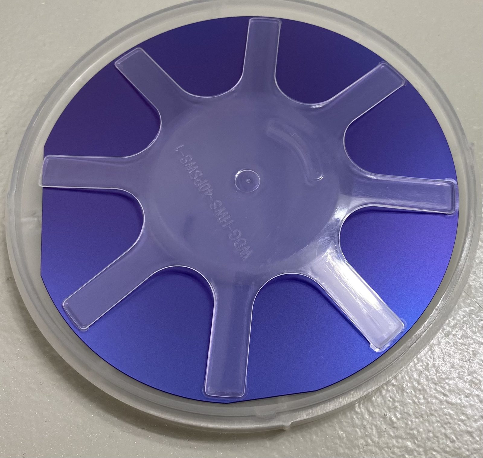4" P-type boron-doped wafer, 500±25 μm, 300 nm thermal SiO₂.